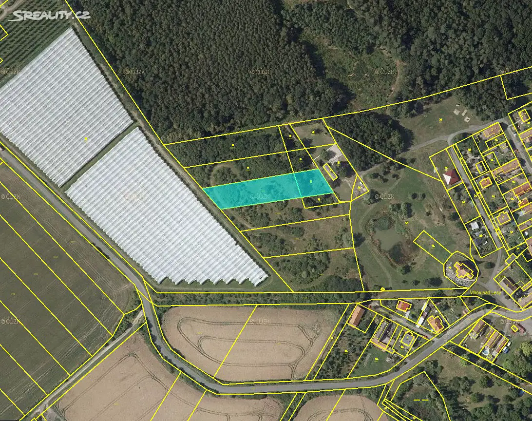 Prodej  komerčního pozemku 850 m², Běrunice - Vlkov nad Lesy, okres Nymburk