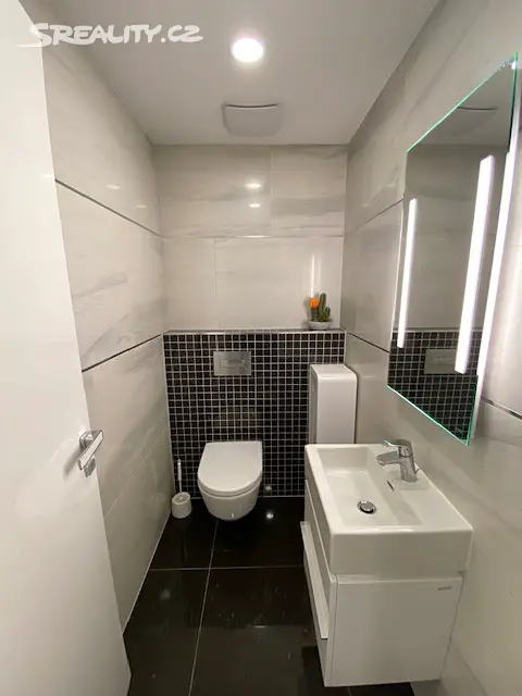 Pronájem bytu 2+kk 73 m², Rubešova, Praha - Vinohrady