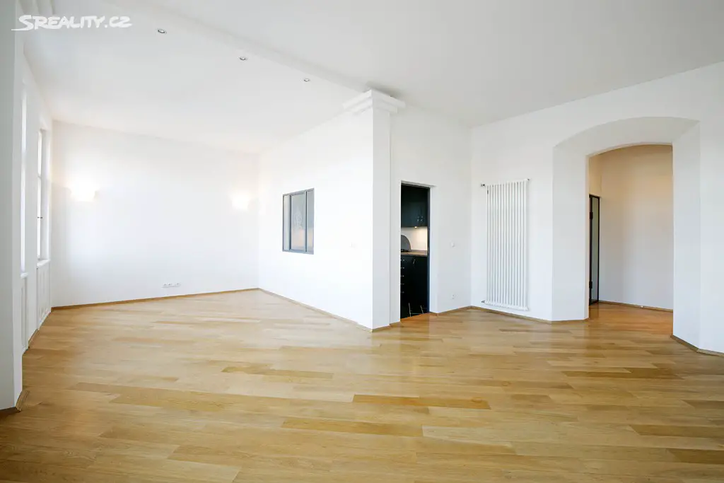 Pronájem bytu 3+1 94 m², Hořejší nábřeží, Praha 5 - Smíchov