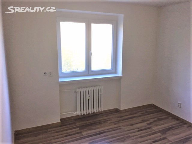 Pronájem bytu 1+1 29 m², Komenského, Třinec - Staré Město