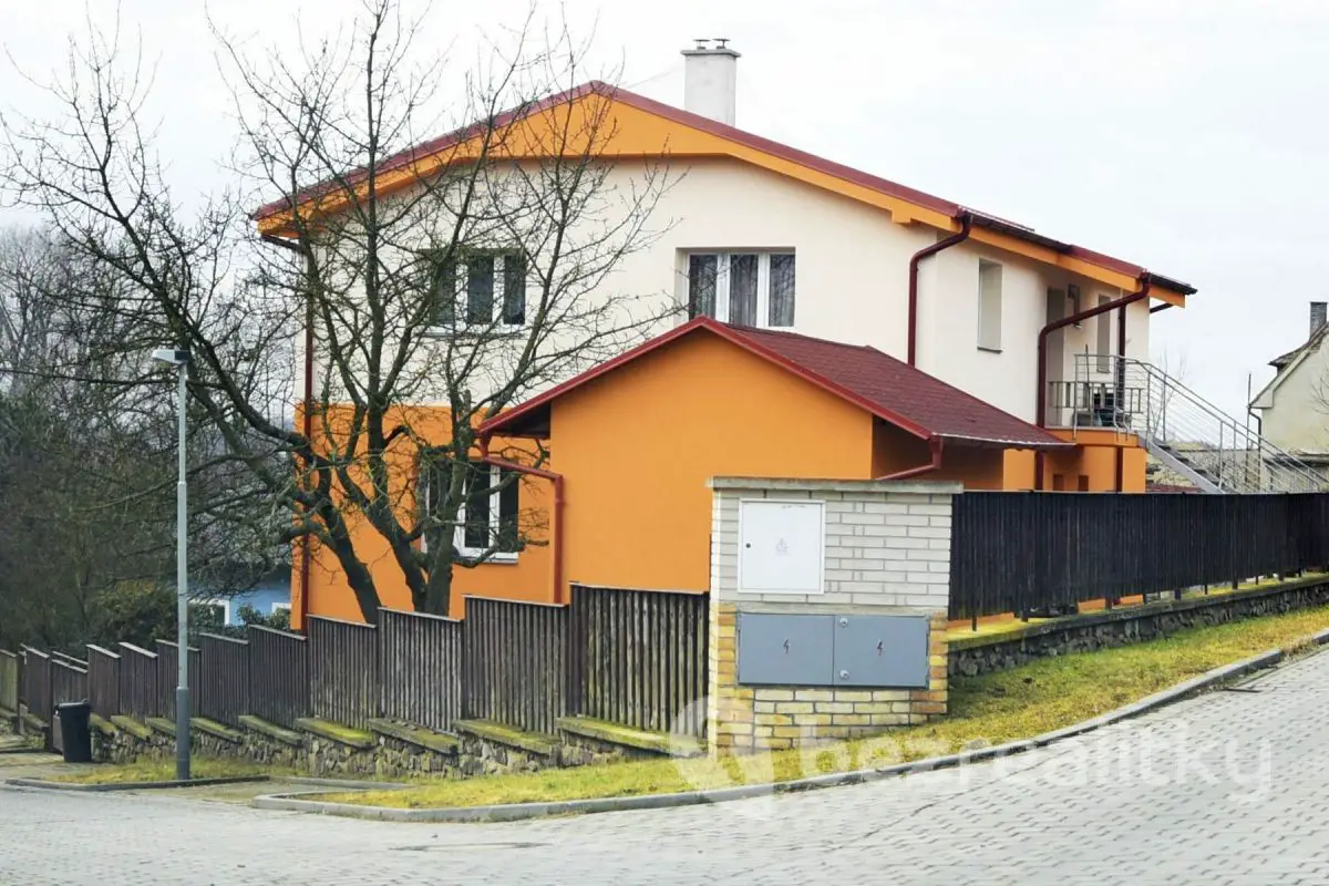 Prodej domu 320 m², pozemek 721 m², Praha - Dolní Počernice, Praha, náhled. č. 2