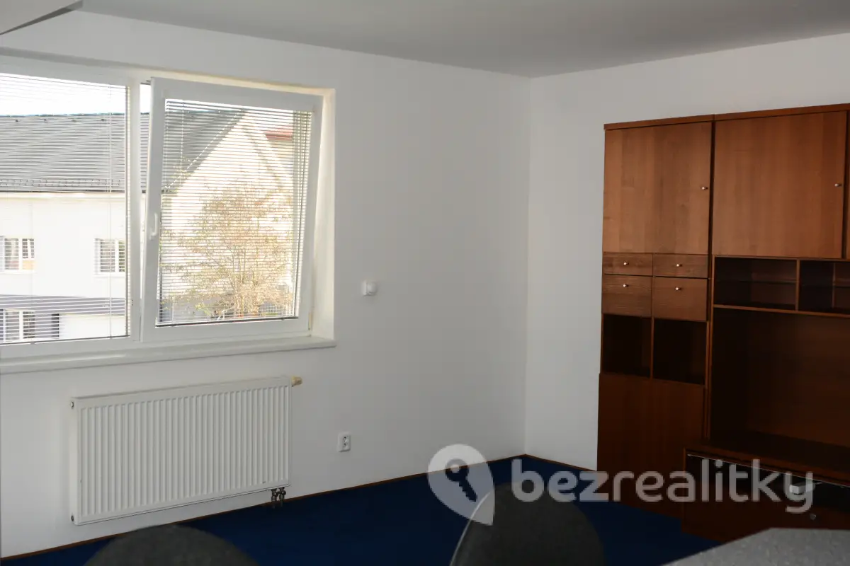 Pronájem bytu 2+kk 55 m², Pod Nouzovem, Praha - Kbely, Praha, náhled. č. 2