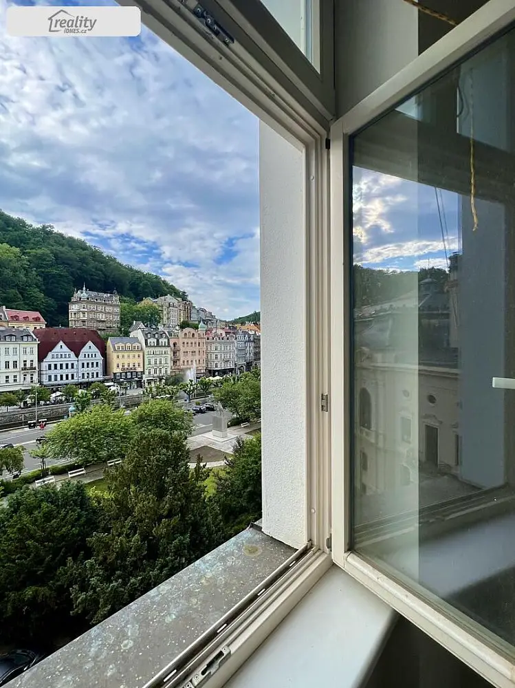 Divadelní náměstí, Karlovy Vary