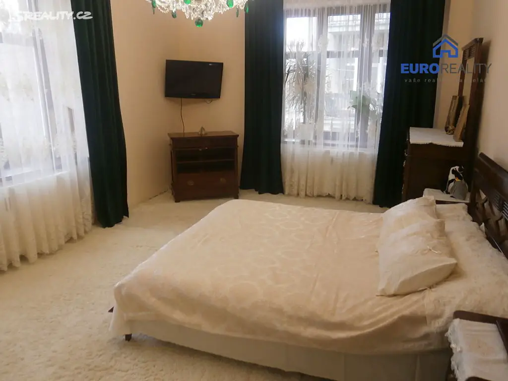Prodej bytu 3+1 122 m², Karlovy Vary - Drahovice, okres Karlovy Vary