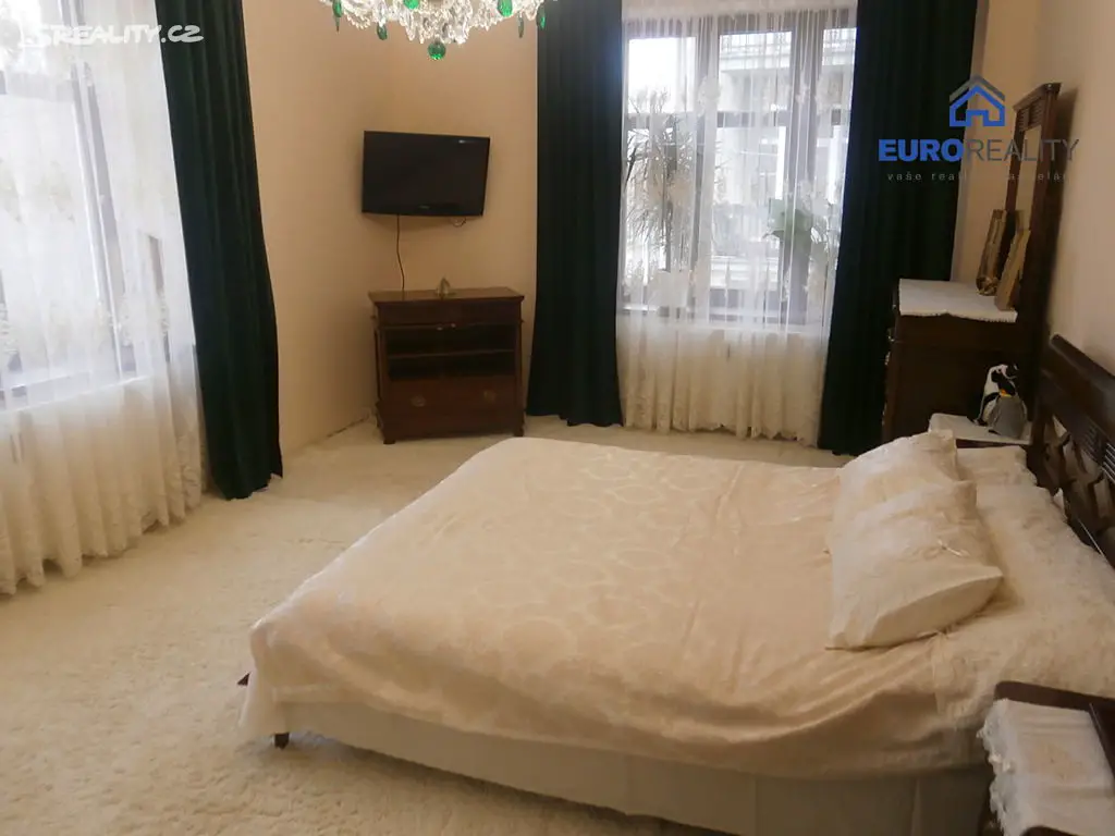 Prodej bytu 3+1 122 m², Karlovy Vary - část obce Drahovice, okres Karlovy Vary