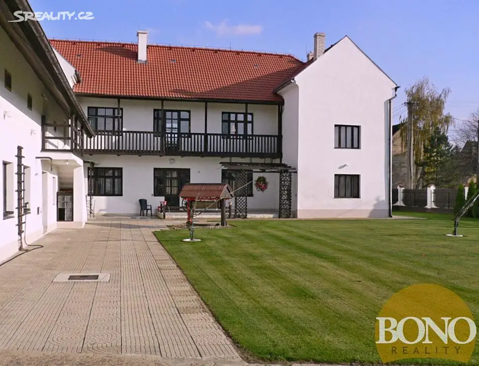 Prodej  rodinného domu 270 m², pozemek 2 089 m², Travčice - část obce Travčice, okres Litoměřice