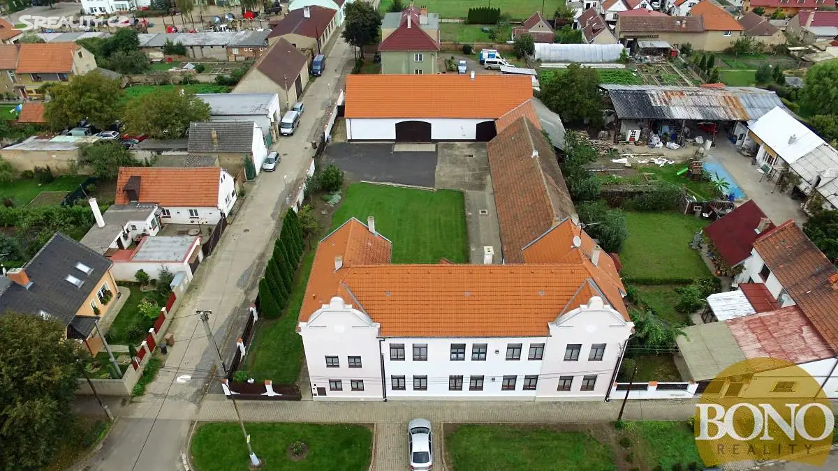 Prodej  rodinného domu 270 m², pozemek 2 089 m², Travčice - část obce Travčice, okres Litoměřice