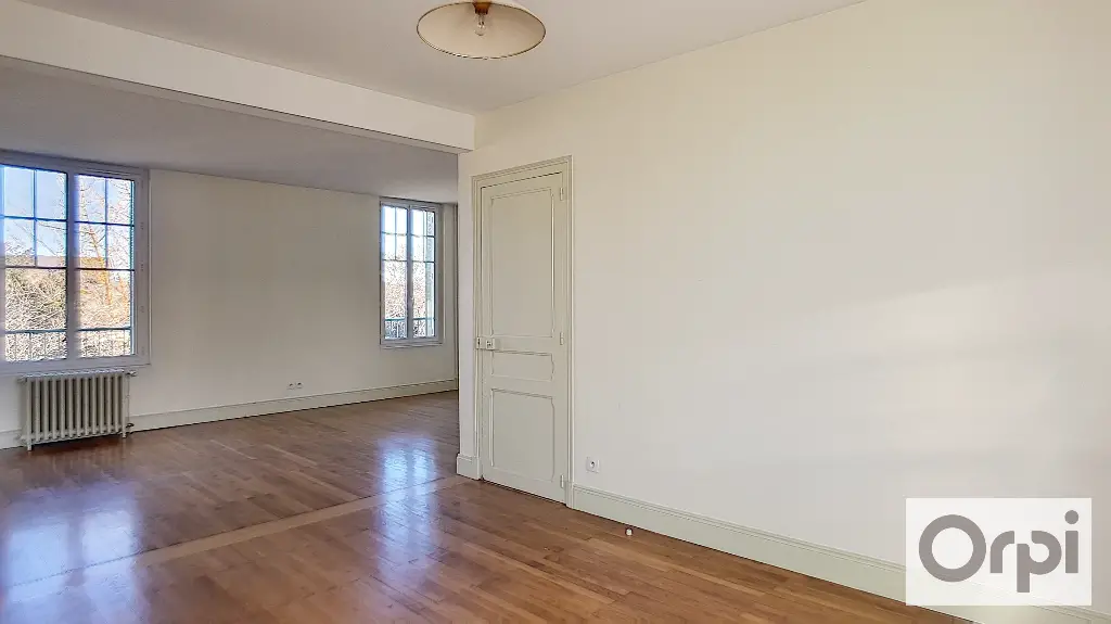 Location maison 6 pièces 159 m2