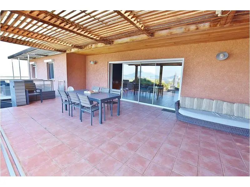 Vente villa 7 pièces 235 m2