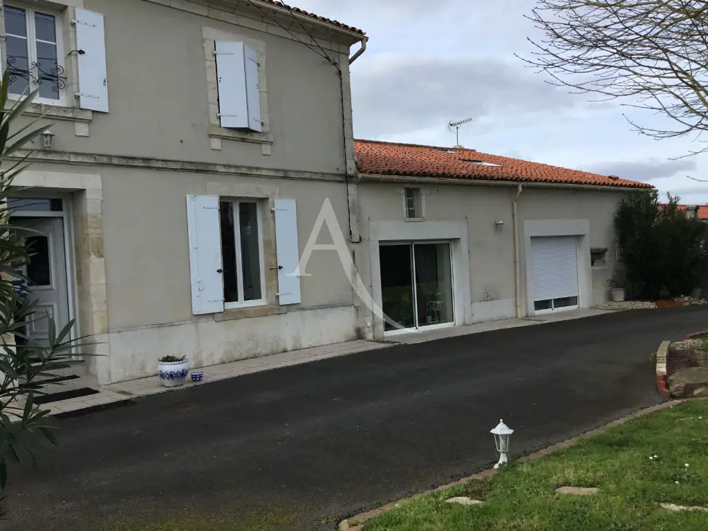 Vente maison 7 pièces 210 m2