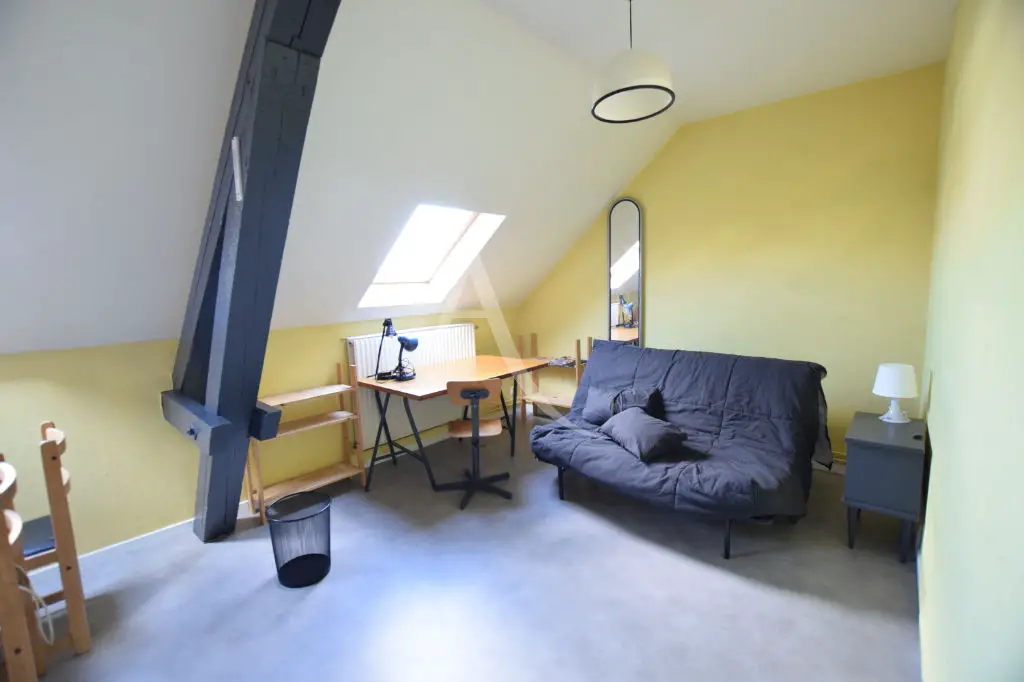 Location studio meublé 28 m2
