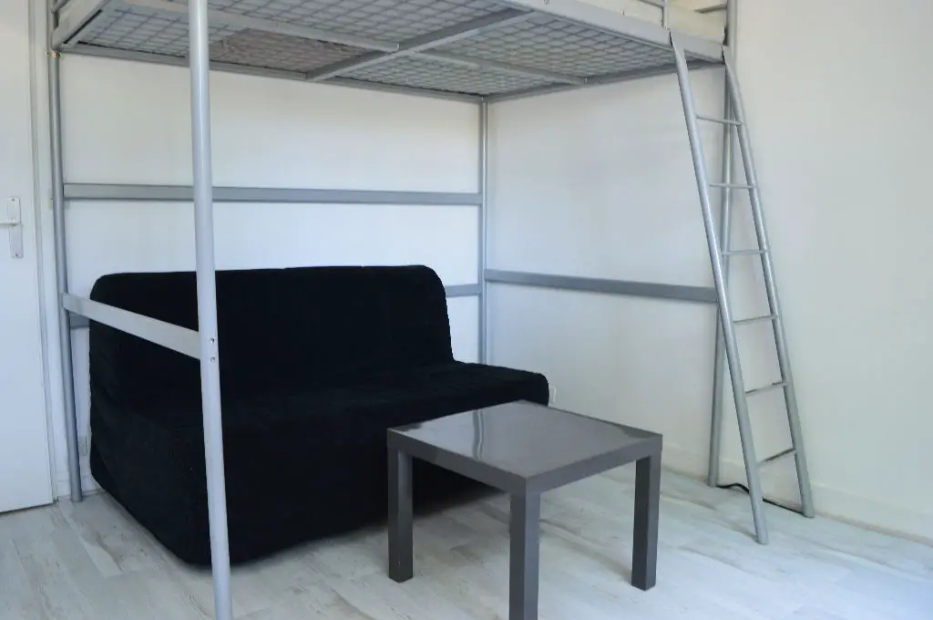 Location studio meublé 17 m2