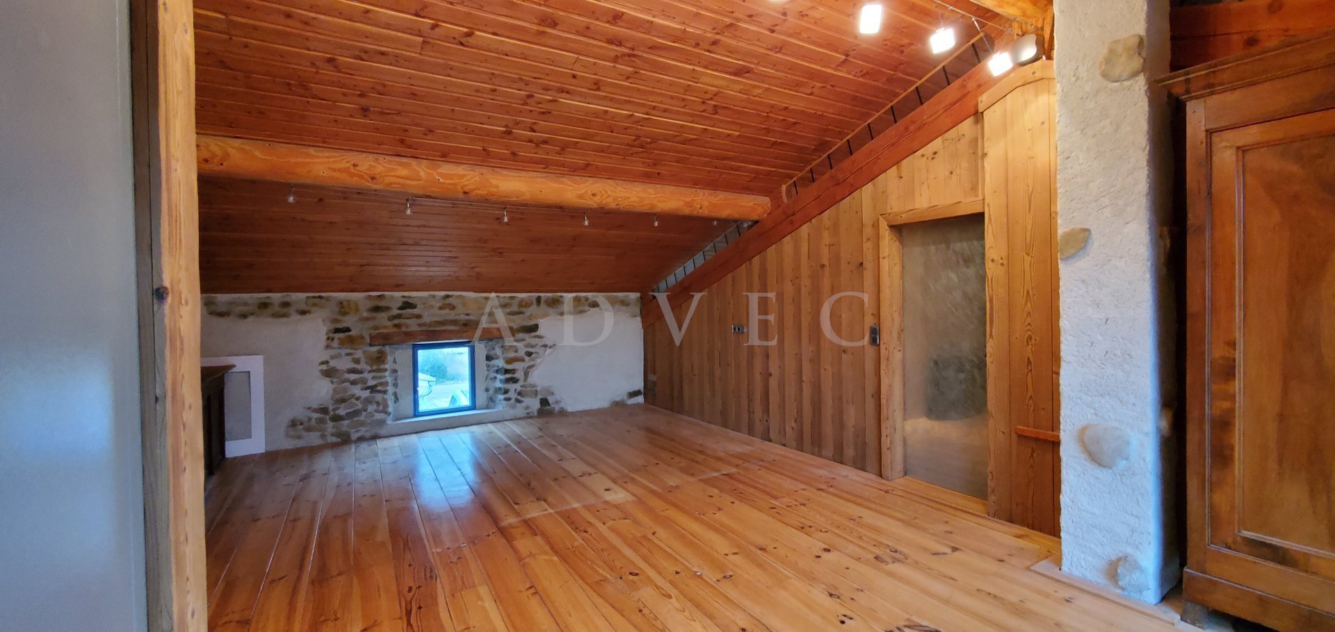 Vente maison 8 pièces 261 m2