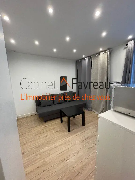 Location studio meublé 14,31 m2