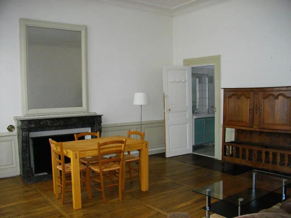 Location appartement meublé 2 pièces 70,12 m2