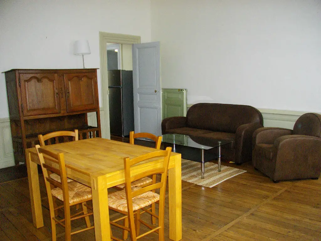Location appartement meublé 2 pièces 70,12 m2