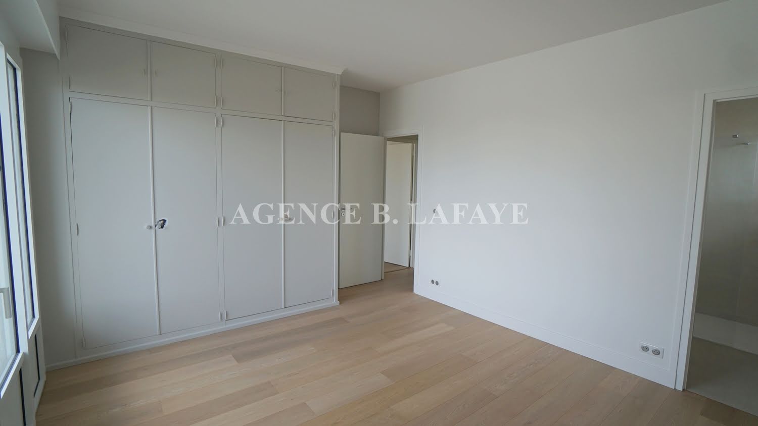 Location appartement 5 pièces 171,68 m2