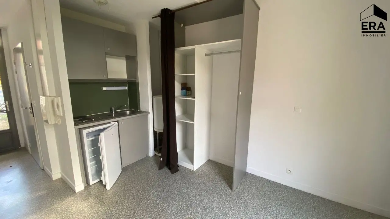 Location studio meublé 17,8 m2