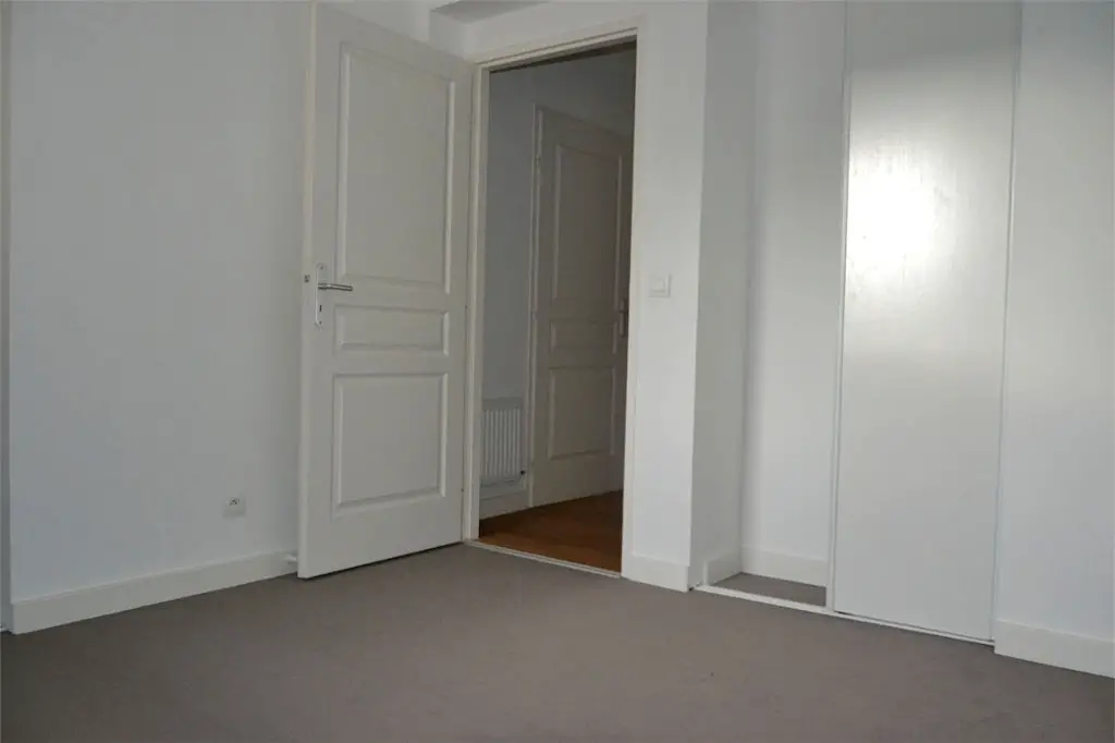 Location appartement 3 pièces 61,98 m2