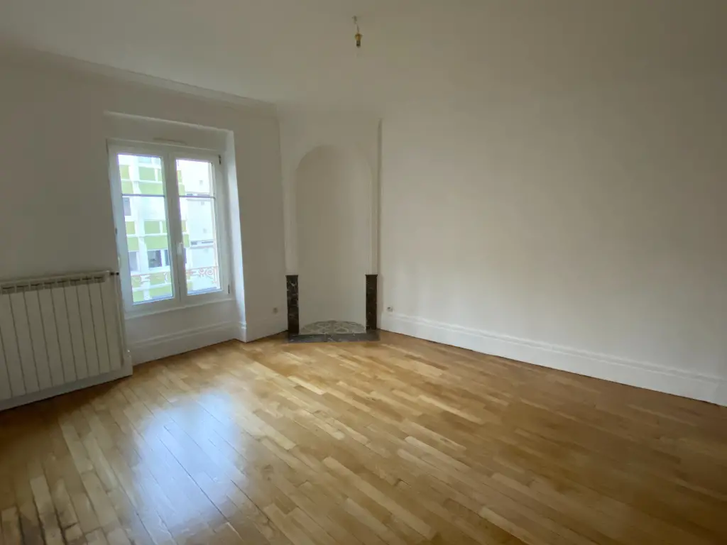 Location appartement 5 pièces 121 m2