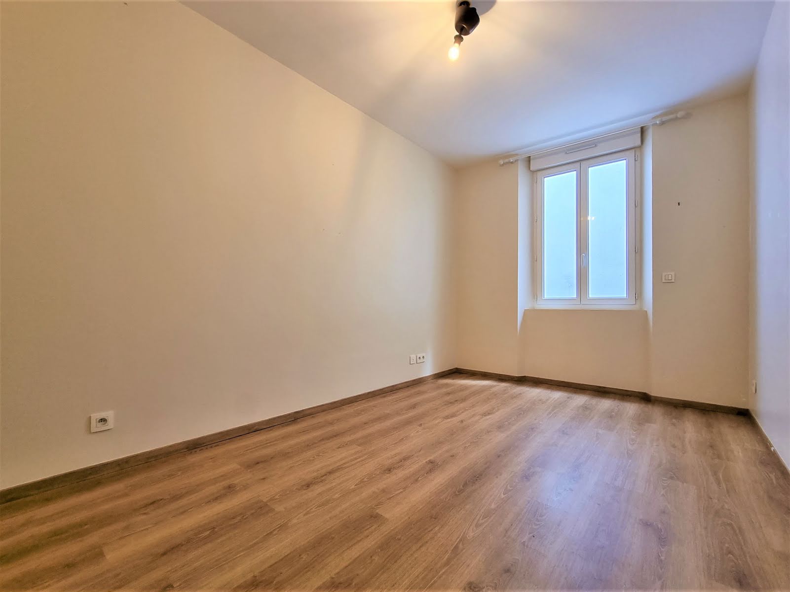 Location appartement 3 pièces 79,27 m2