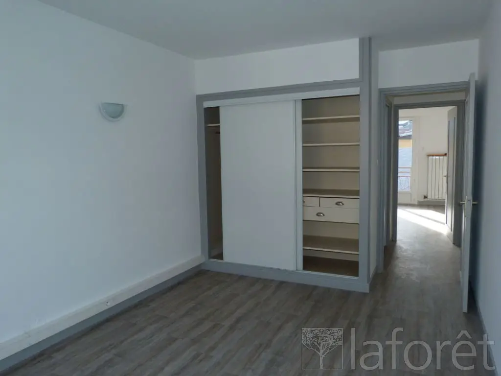 Location appartement 3 pièces 76,32 m2