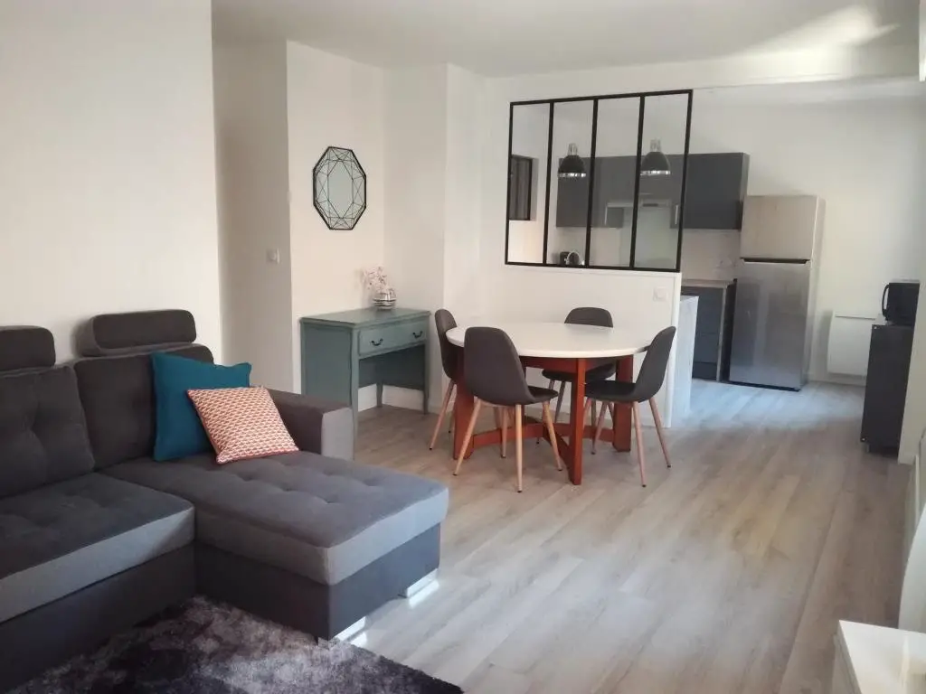 Location appartement meublé 2 pièces 55 m2