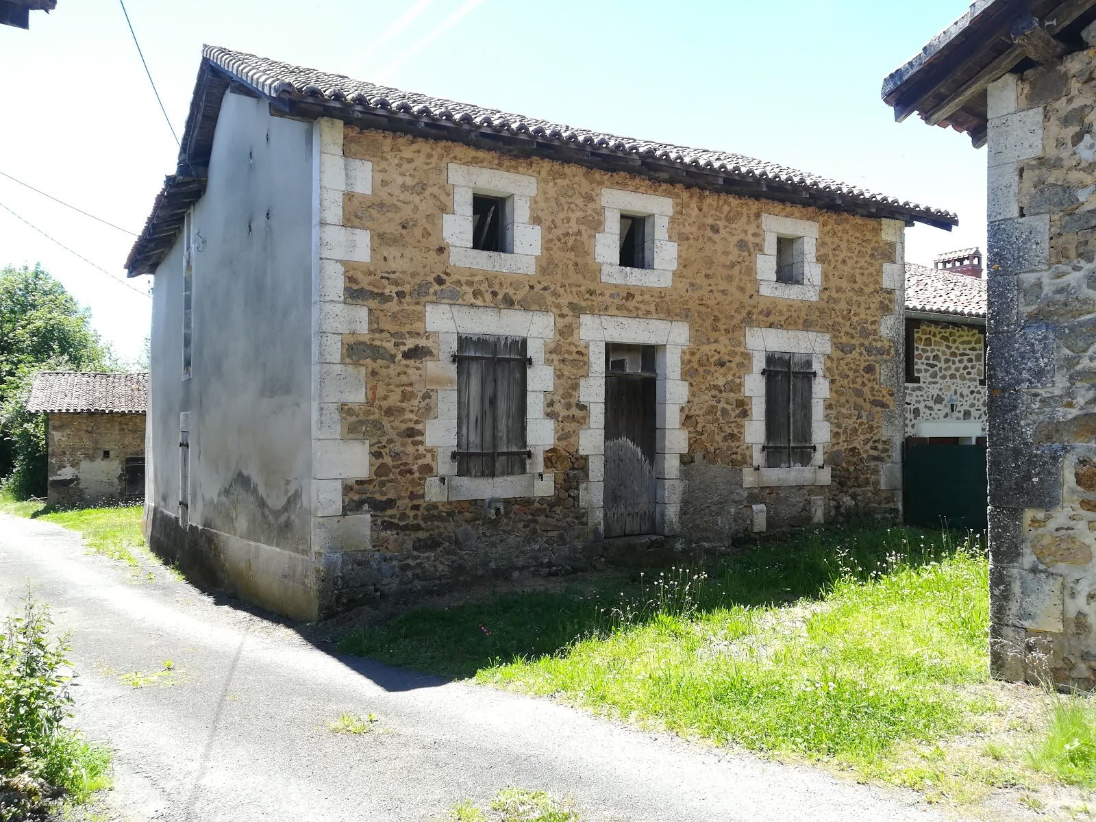 Vente maison 4 pièces 900 m2