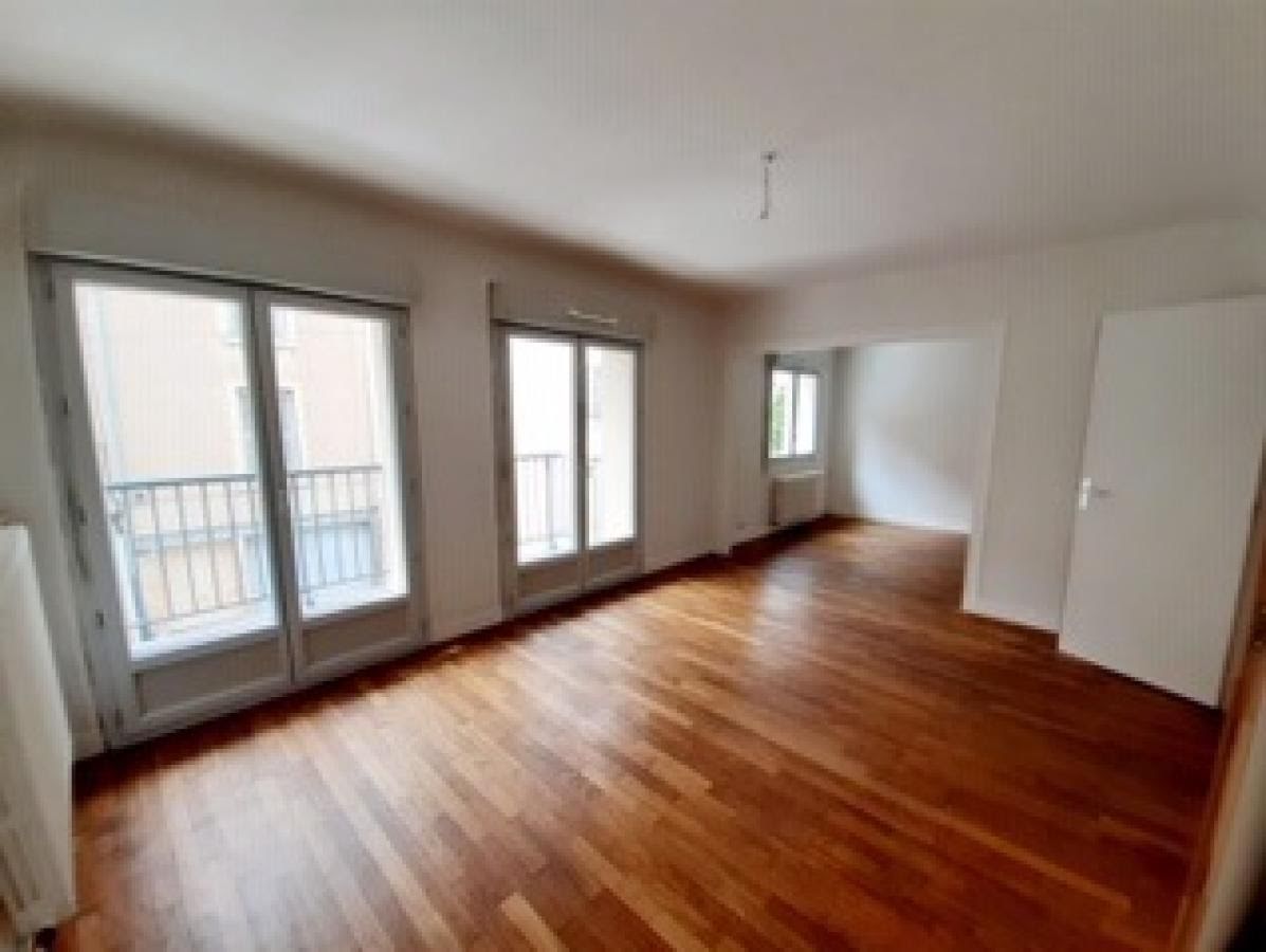 Location appartement 4 pièces 79 m2