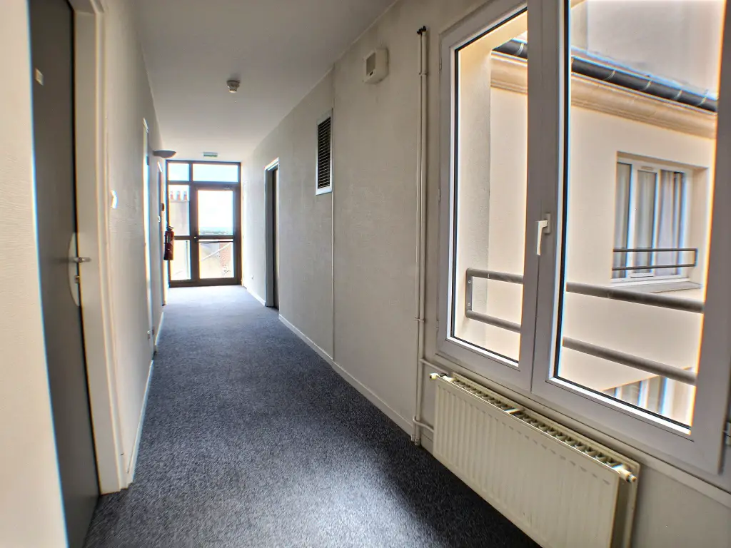 Location studio meublé 29,9 m2