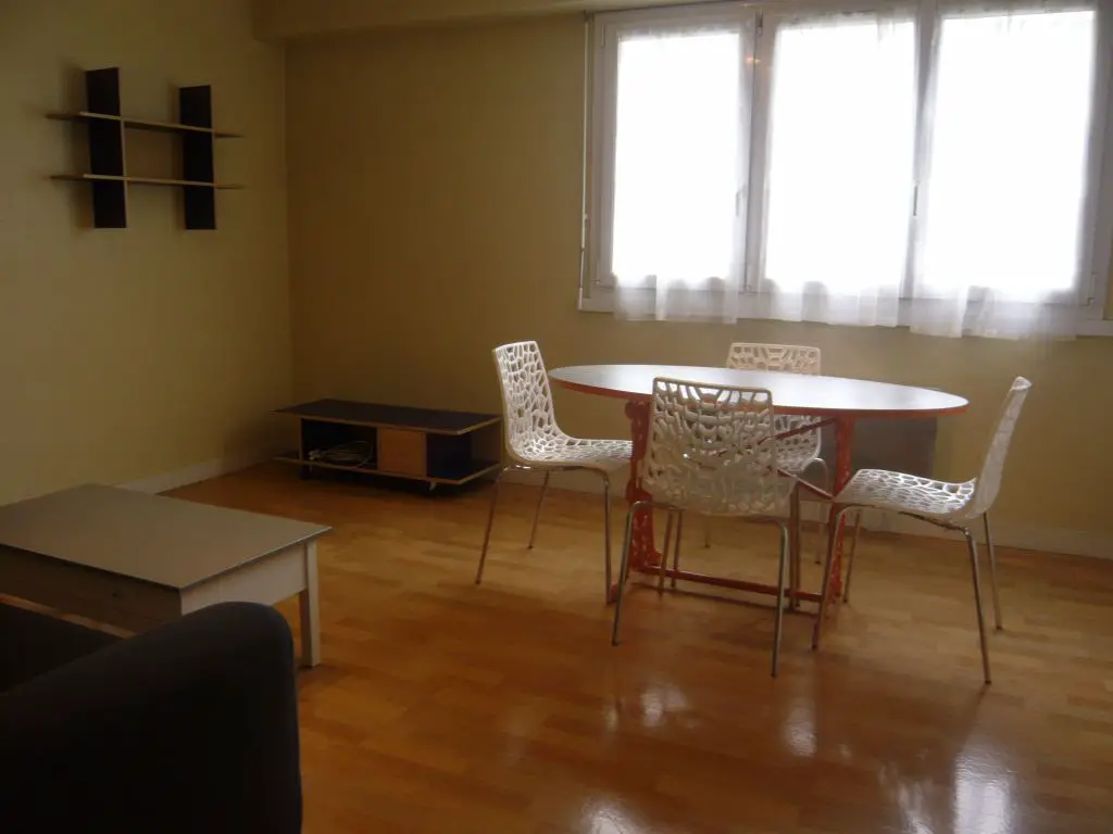 Location appartement meublé 3 pièces 45 m2