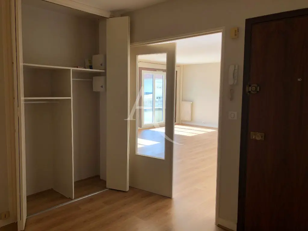 Location appartement 4 pièces 85 m2