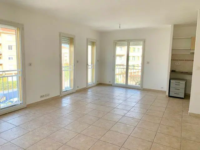 Location appartement 3 pièces 65 m2