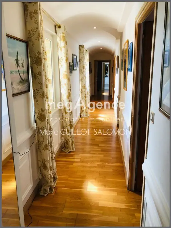 Vente maison 7 pièces 201 m2