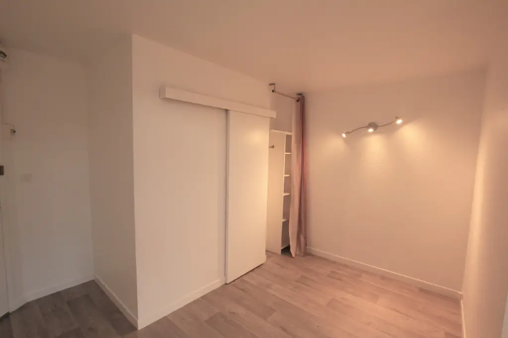 Location studio 25,98 m2