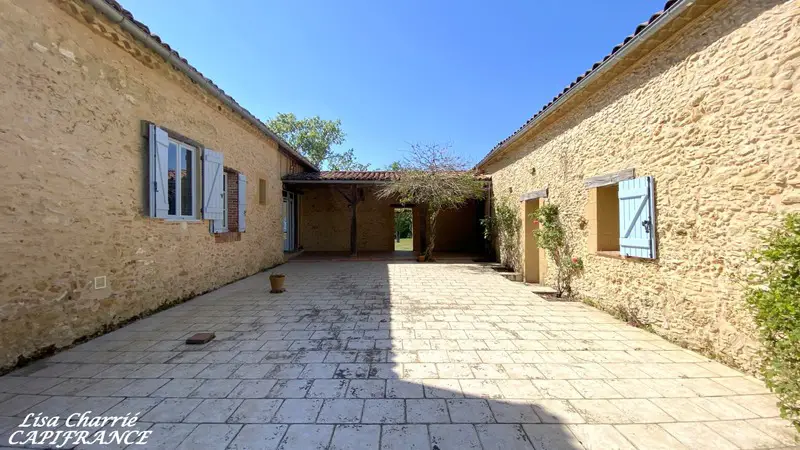 Vente maison 6 pièces 360 m2