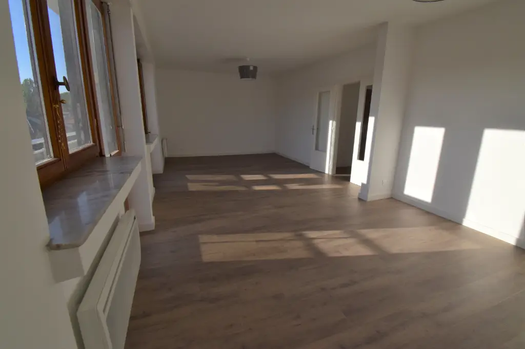 Location appartement 5 pièces 104,41 m2