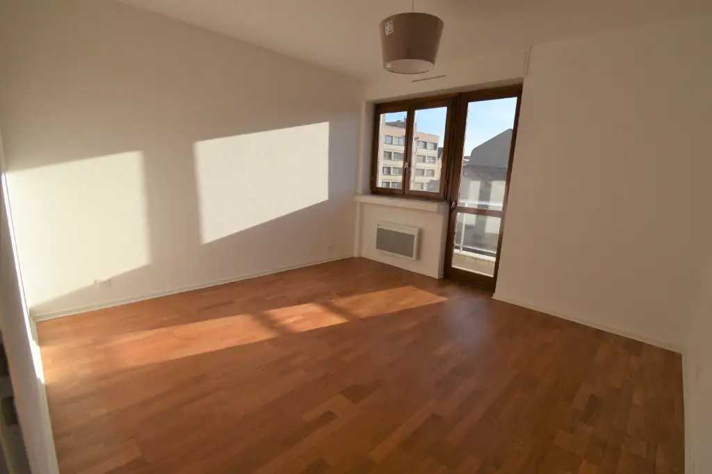 Location appartement 5 pièces 104,41 m2