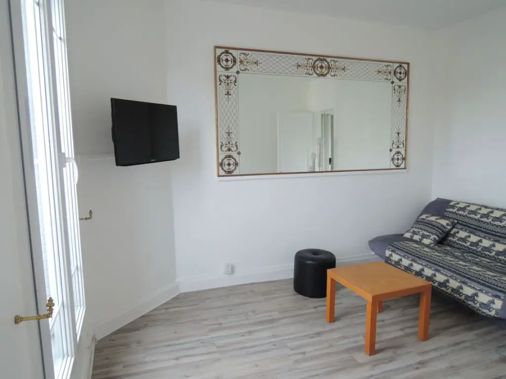 Location appartement meublé 2 pièces 31,76 m2