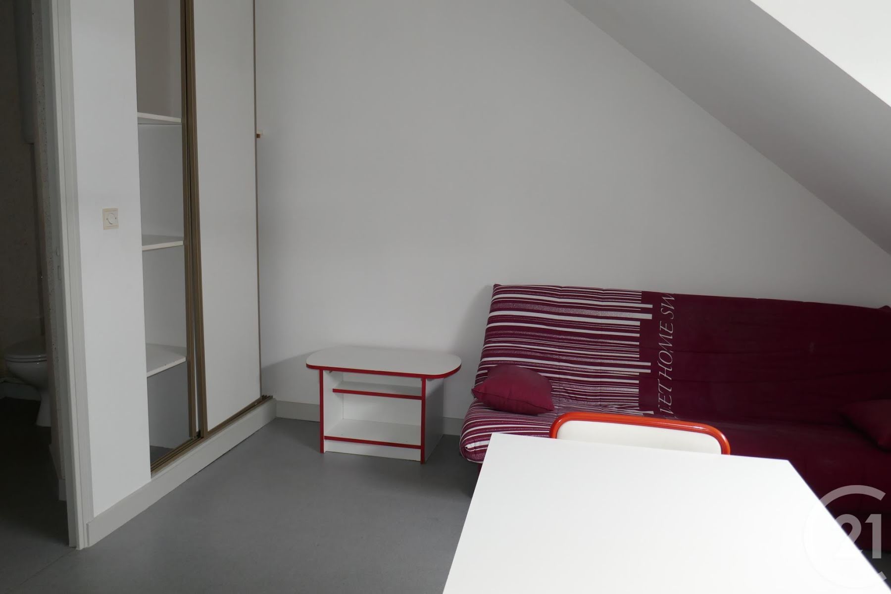 Location studio meublé 17,48 m2