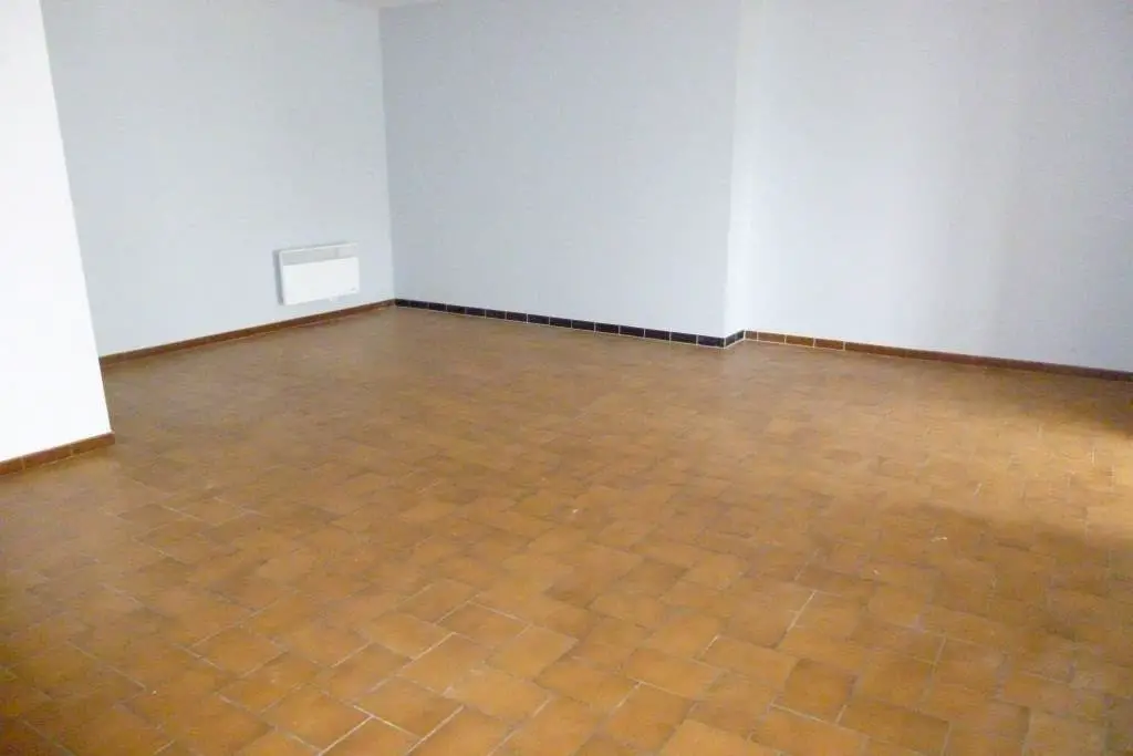 Location appartement 4 pièces 111 m2