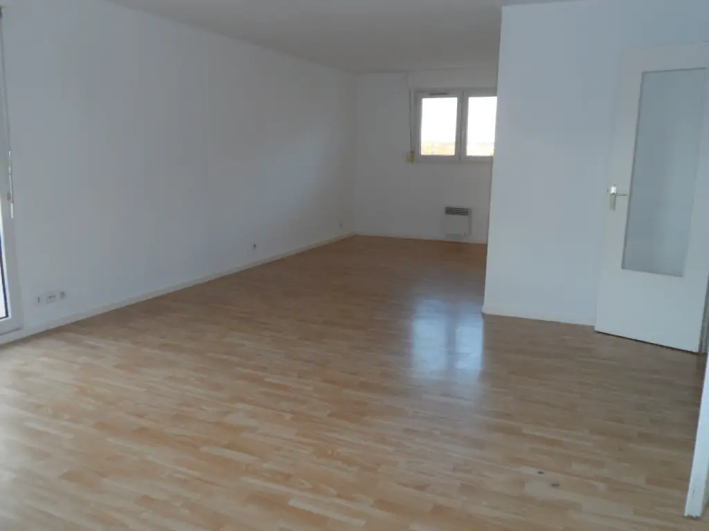 Location appartement 3 pièces 77 m2