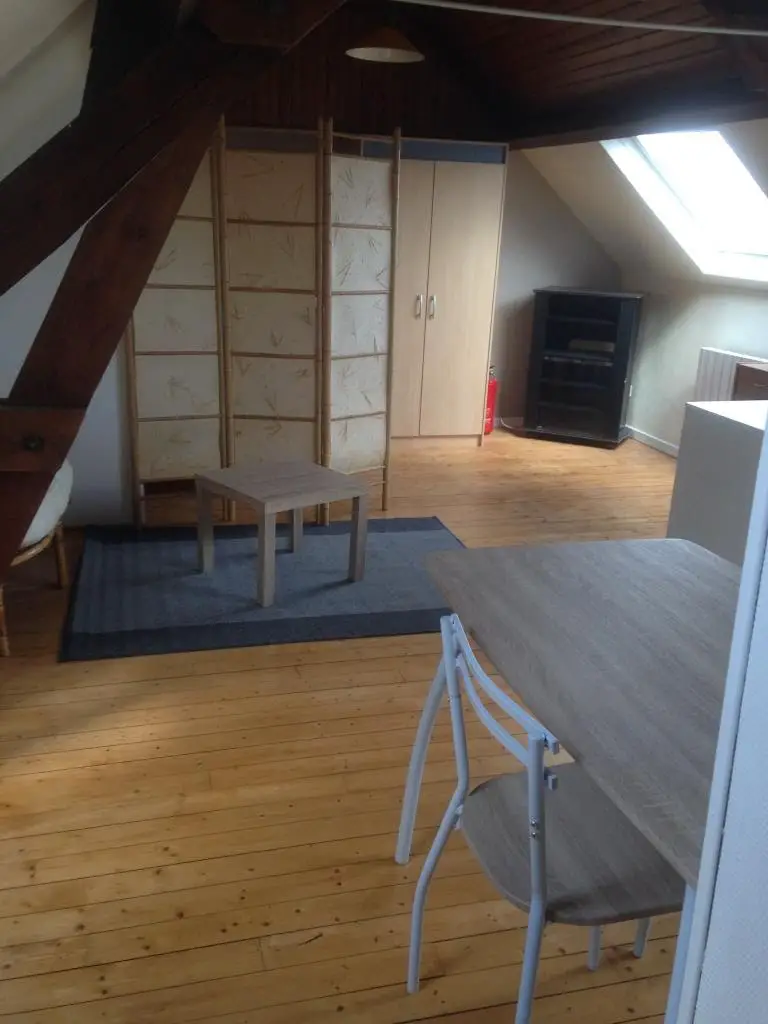 Location studio meublé 29 m2