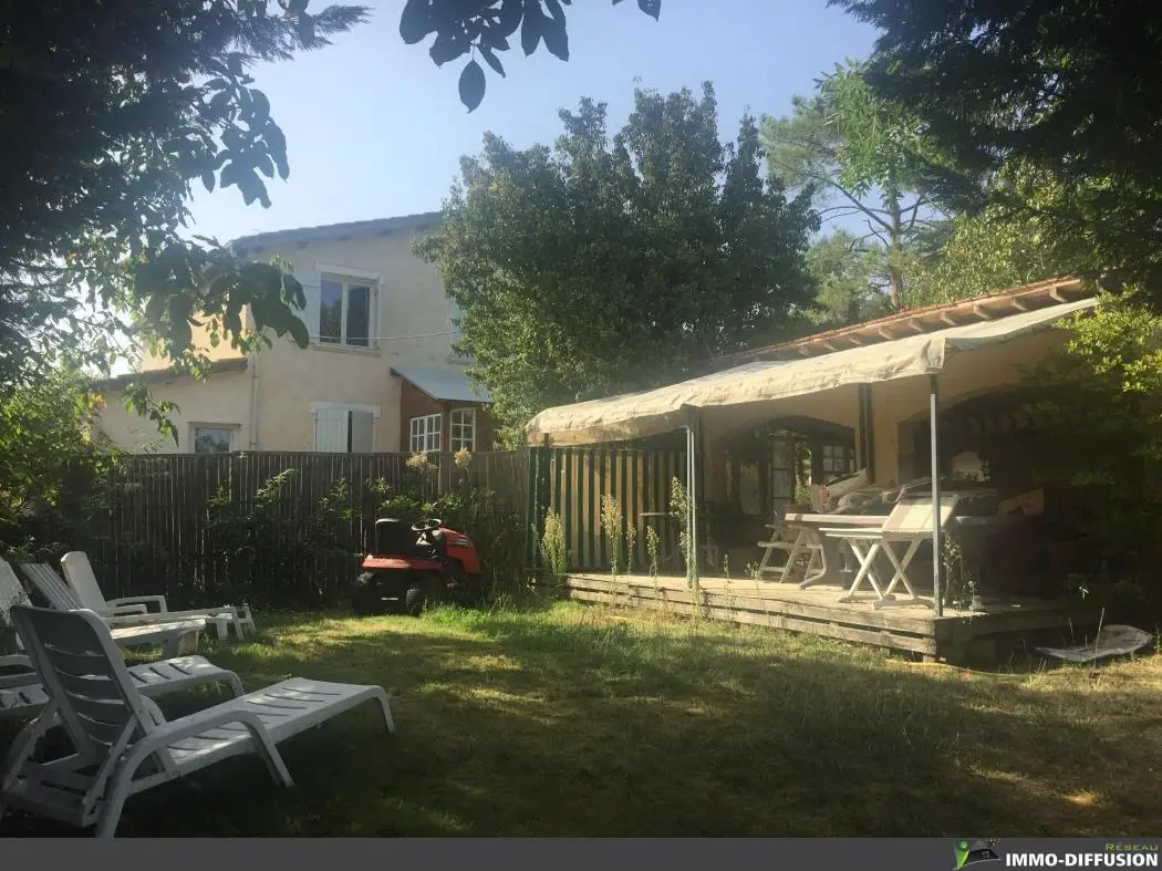 Vente maison 8 pièces 275 m2