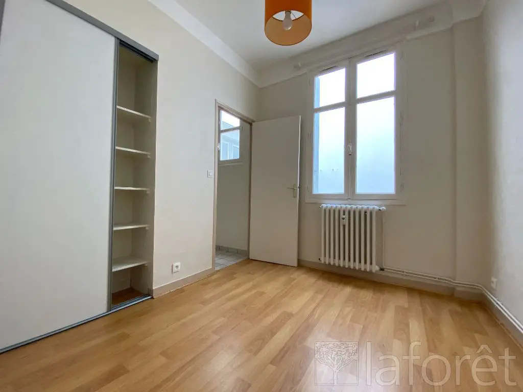 Location appartement 2 pièces 27,83 m2