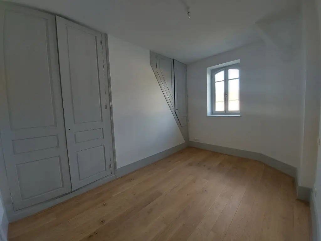 Location appartement 4 pièces 102,5 m2