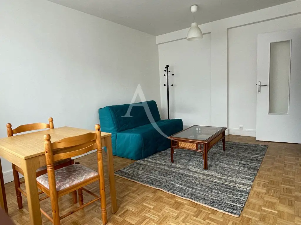 Location studio meublé 27,55 m2