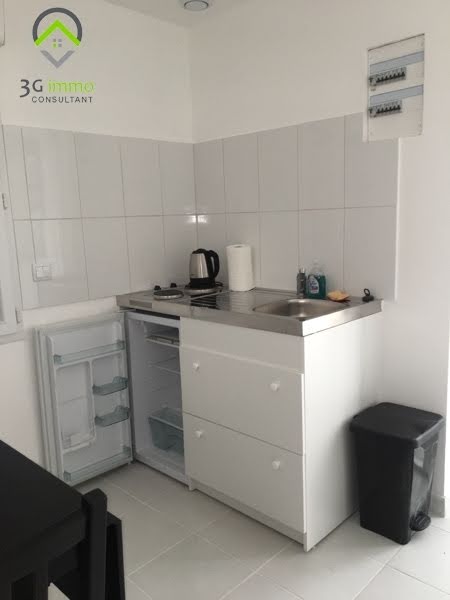 Location studio meublé 15,68 m2