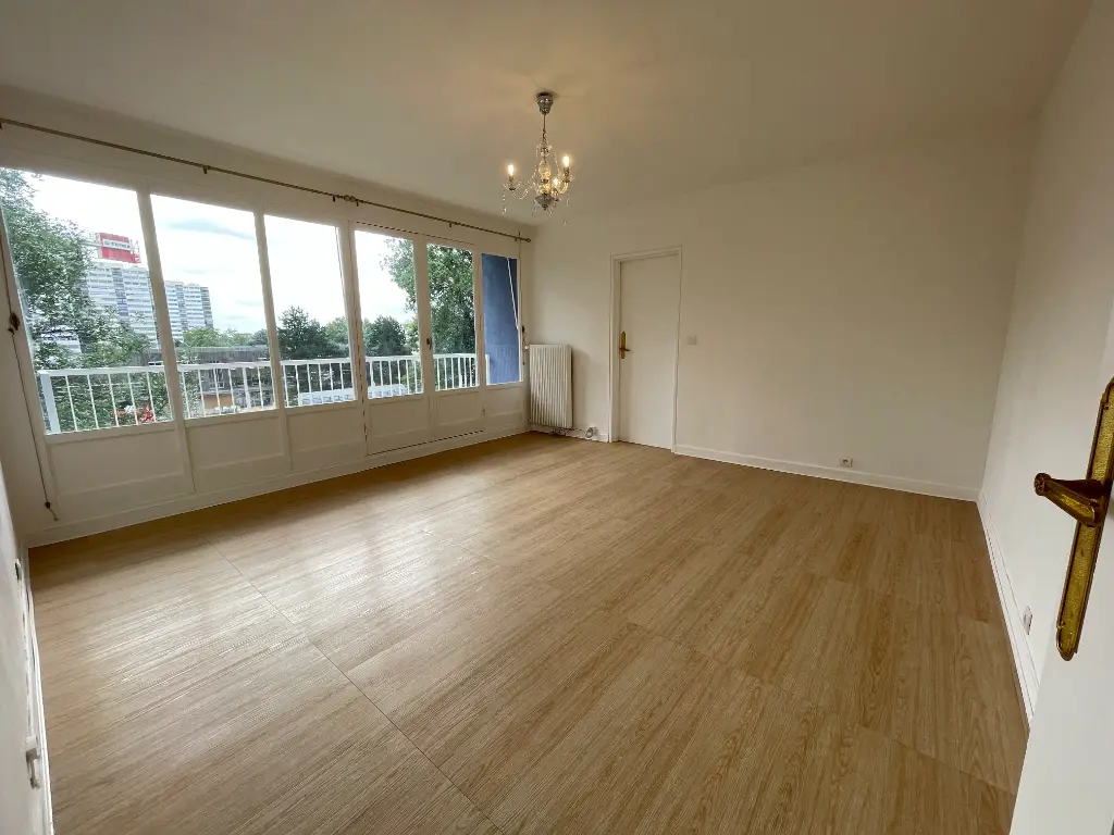 Location appartement 4 pièces 82 m2