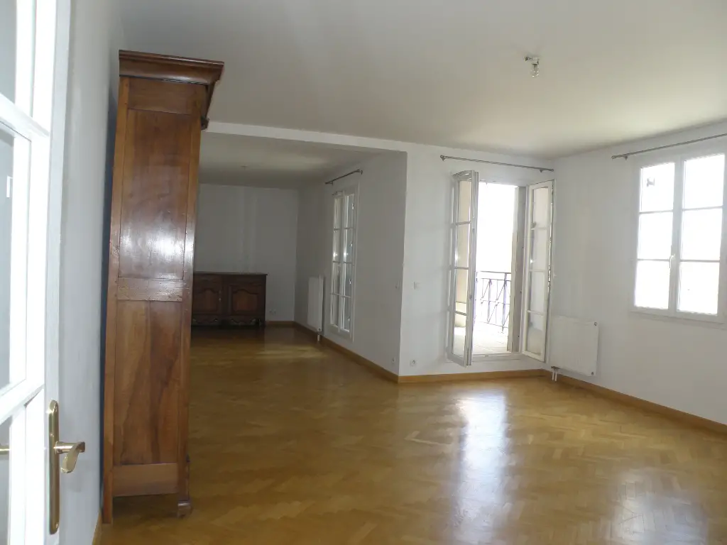 Location appartement 5 pièces 128,07 m2